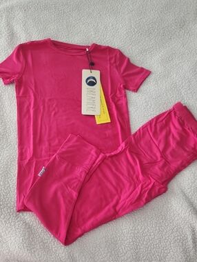 NWT Dreamiere bamboo 2 piece solid pink set Size 8